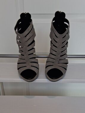 These Are Cordani Made From Italy Gray Cutout Peep-Toe Heels - Women
